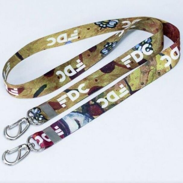 Cordão para crachá fecho mosquete